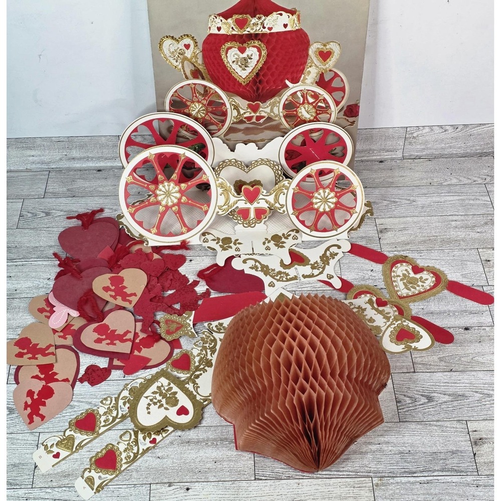 VTG Hallmark "Plans-a-Party" Honeycomb Die Cut Valentine Carriage centerpiece